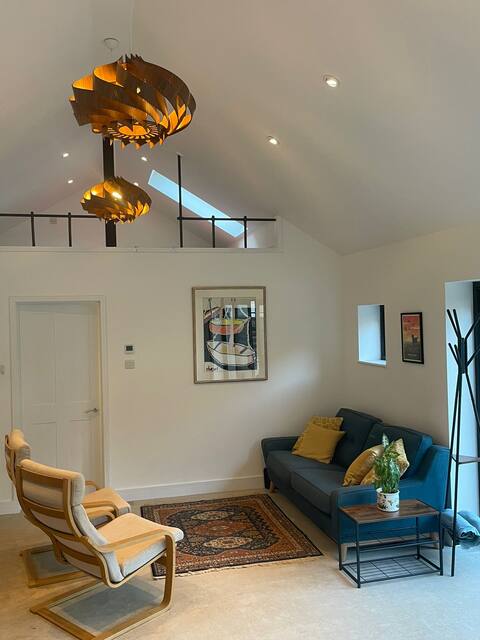 Successful Airbnb property: The Cowshed: self-contained modern conversion in Waverley