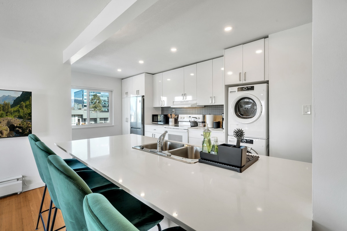 Fairview Penthouse with Stunning Views