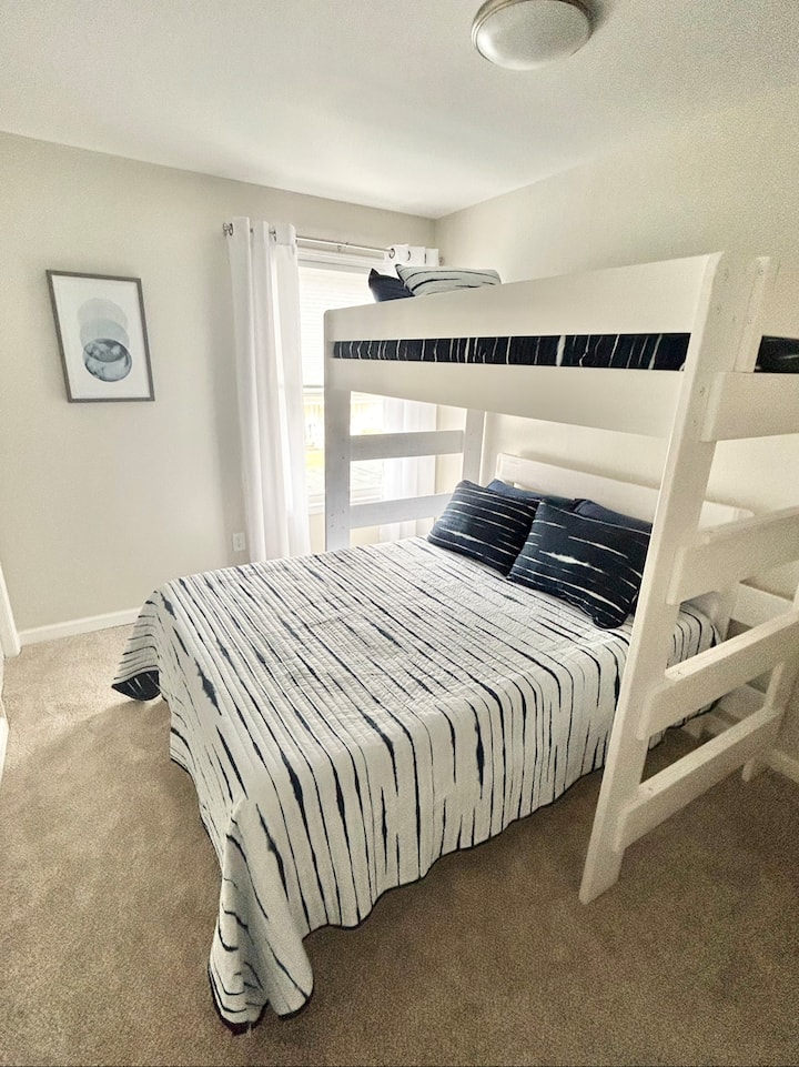 Kreveti na kat, bračni krevet (širine 150-179 cm)