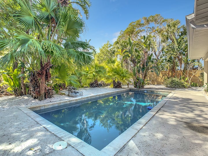 Siesta Sam's Beach House Vacation homes for Rent in Siesta Key