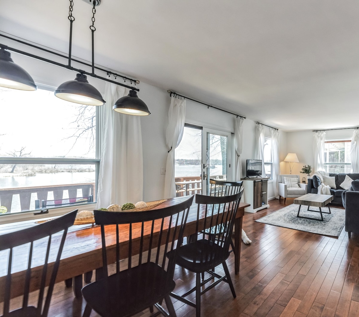 Spacious Lakefront Retreat4BR/4BA *HotTub*BunkRm Houses for Rent in