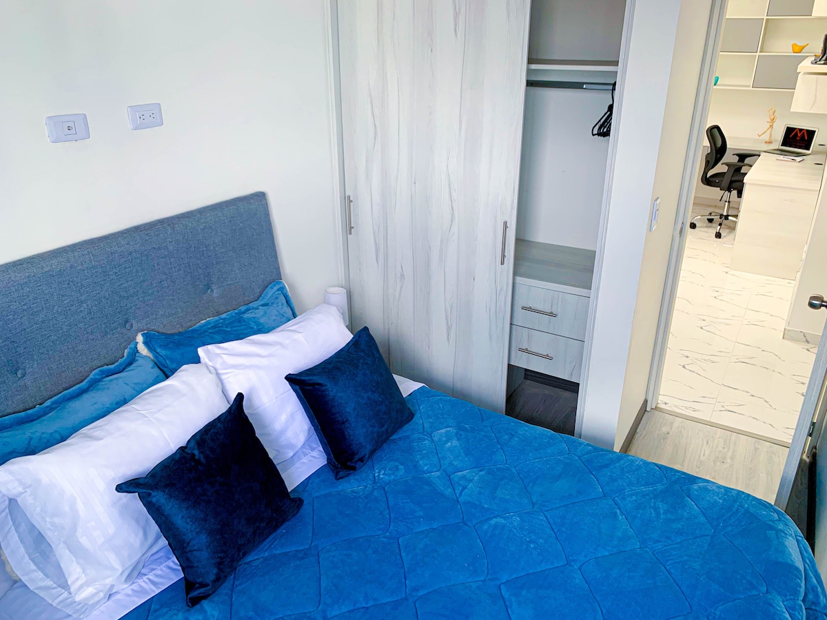 Habitación #3 con cama doble ideal para descansar en pareja.