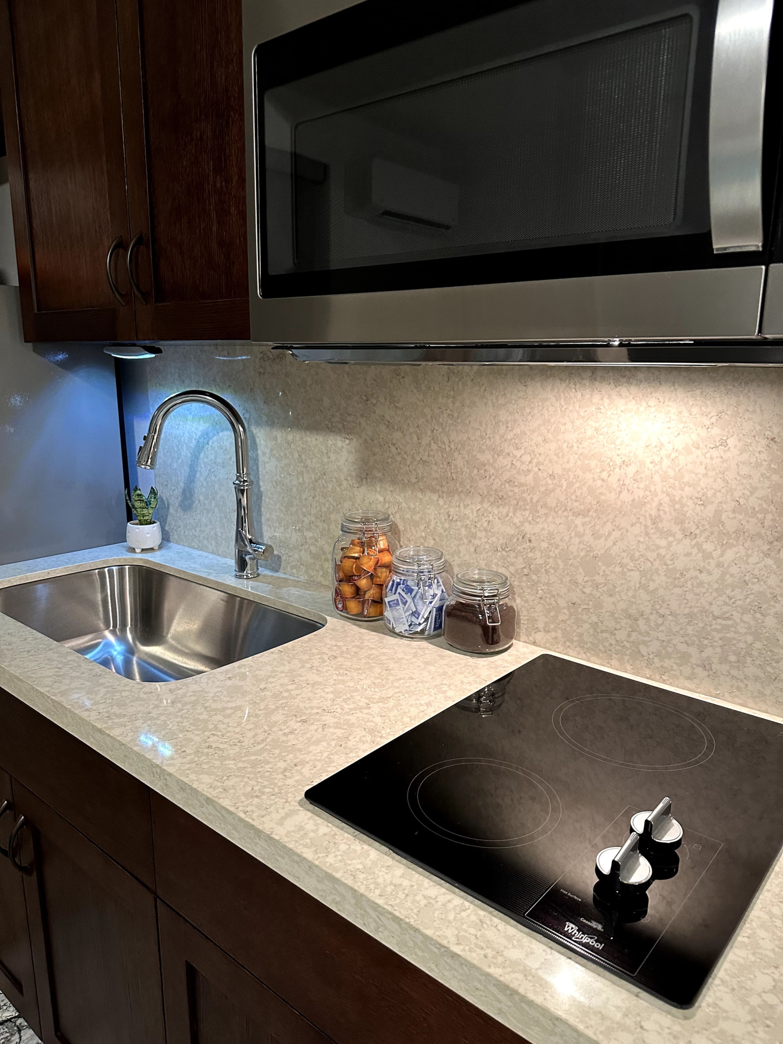 Guesthouse in Waianae · ★5.0 · Studio · 2 beds · 1 private bath - Image 15