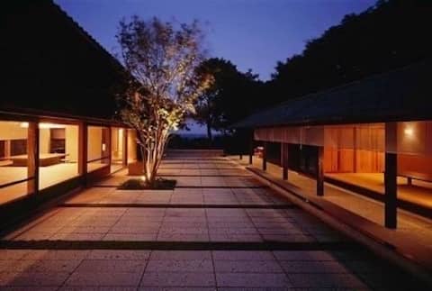 The sea from the hill! Dead mountain water view from the bathroom! The essence of Japanese charm in