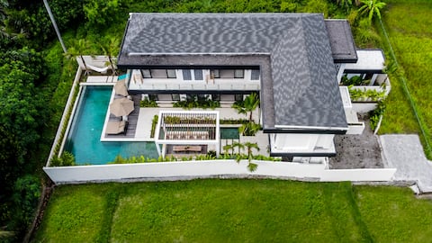 Putga 5BR Villa w/ Infinity Pool Ubud