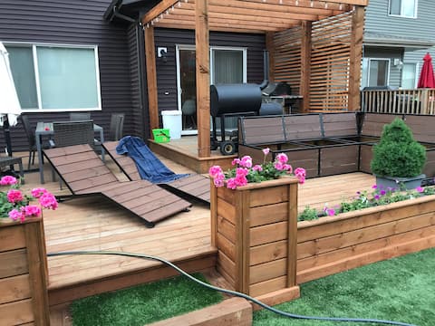 Cozy 3 Bdrm home w/ King bed & firepit