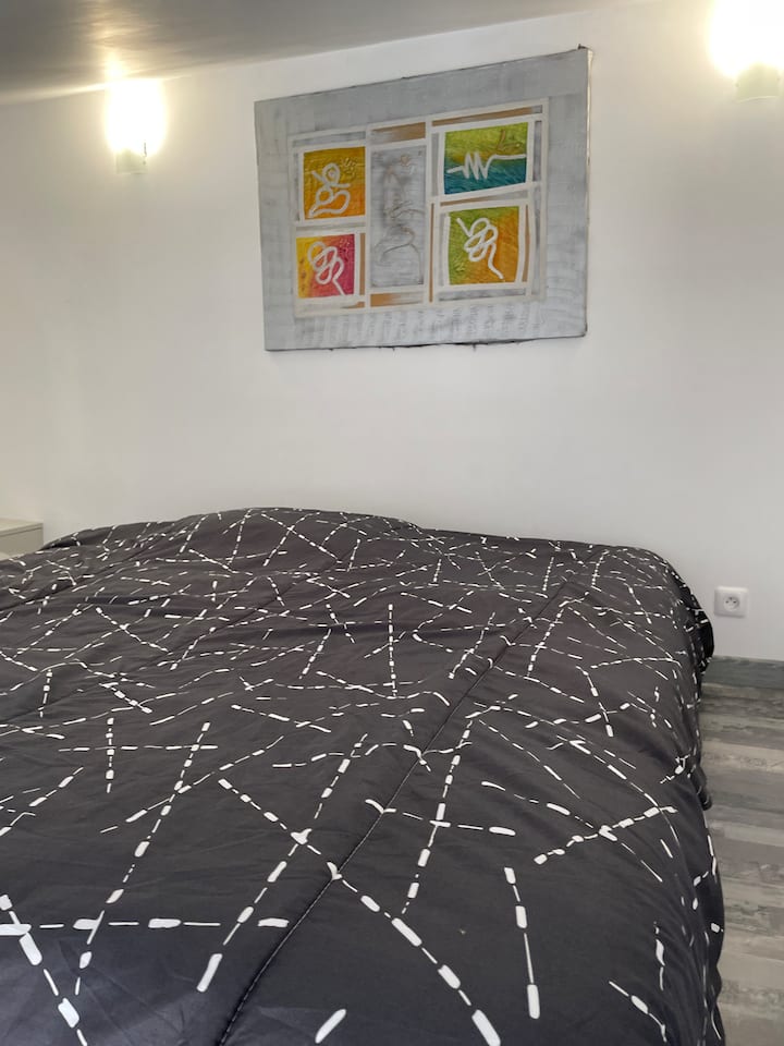 غرفة نوم ثانية على الميزان