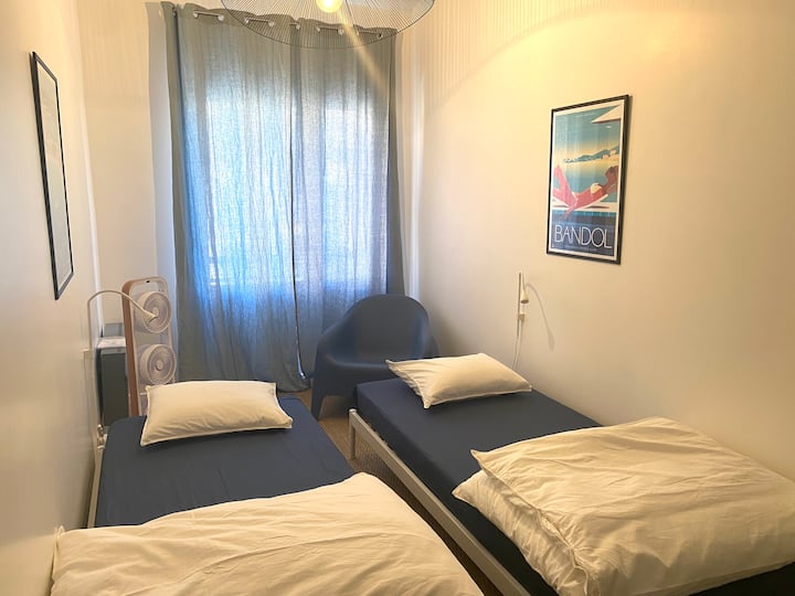 Chumba cha 3 cha kulala: Vitanda viwili vya sentimita 90