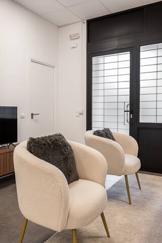 Waou Essence I Los Austrias – Corta Duración gallery image 5