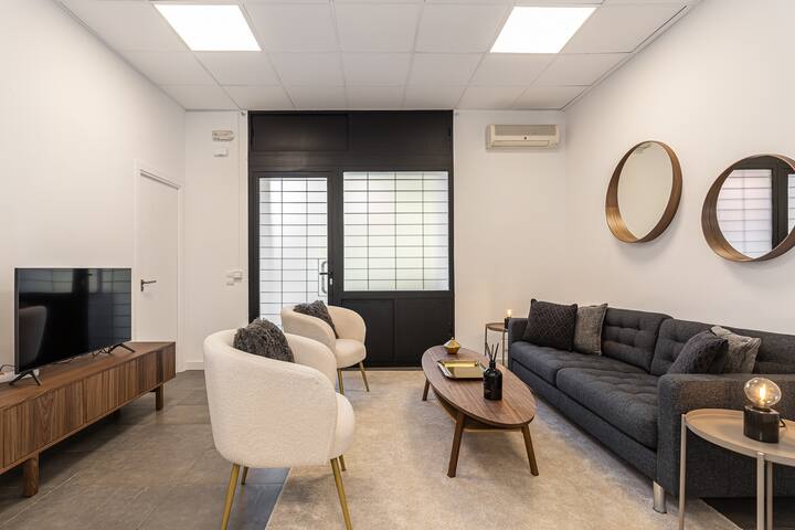 Waou Essence I Los Austrias – Corta Duración gallery image 2