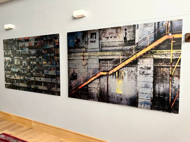 Spacious| High-end| Modern Loft in the City Centre gallery image 2