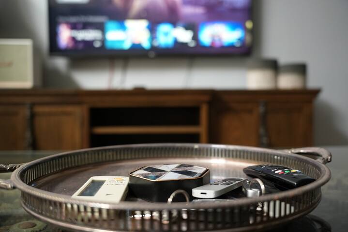 Spacious| High-end| Modern Loft in the City Centre gallery image 5