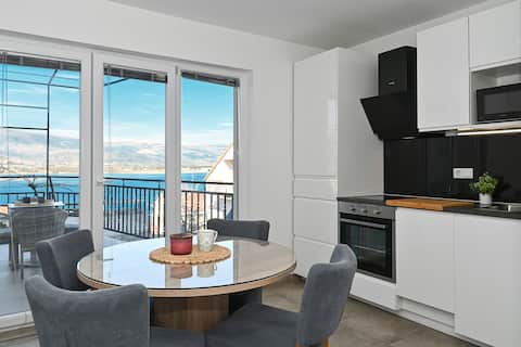 Apartment Grigic 3,  170 m from the beach