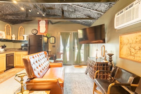 The Moody Loft (Murray Hill)