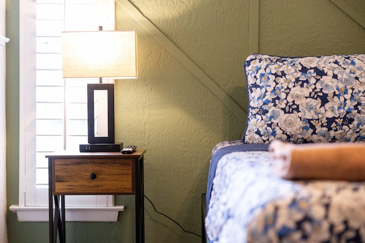 ห้องนอนใหญ่กว้างขวาง