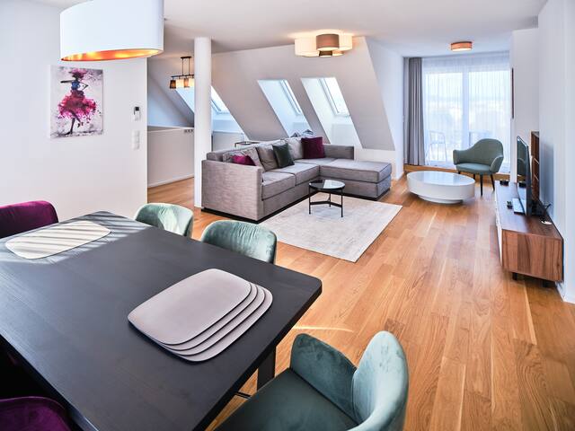 Penthouse Apartment with Aircondition and Balcony gallery image 2