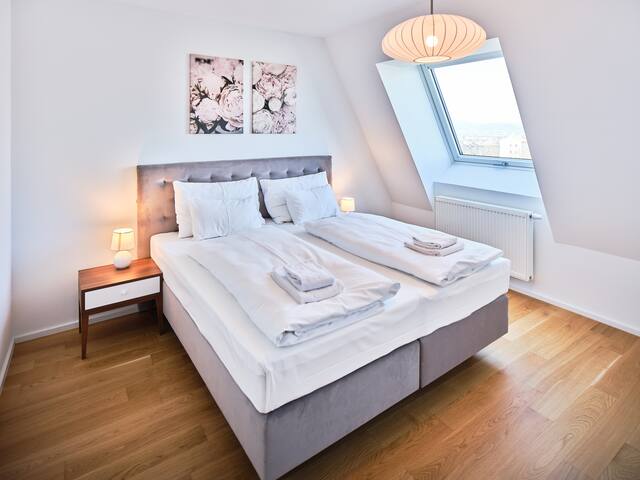 Penthouse Apartment with Aircondition and Balcony gallery image 5