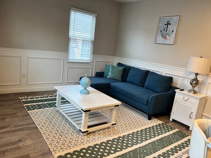 2 Br Rental In Downtown Newport - Newport