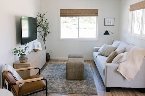 Top Airbnb: Ridge Retreat in Vista in Vista