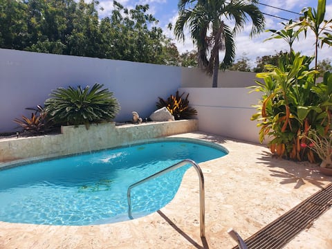 JaviMar Guest House 1 Pool & Solar Panels