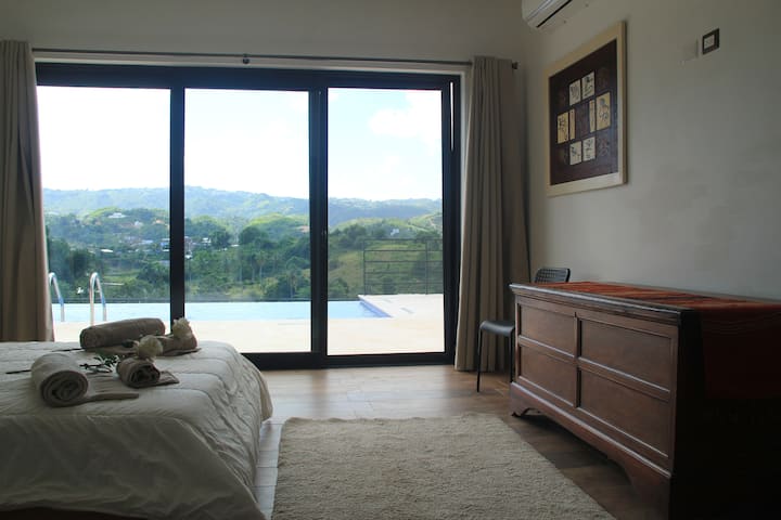 Spálňa s manželskou posteľou, klimatizácia, klimatizácia, vilový apartmán 1