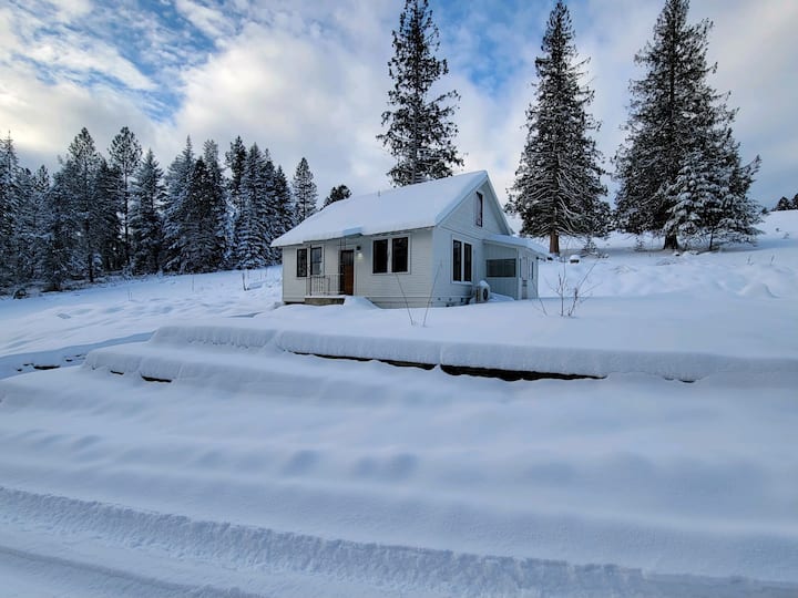 Jewelbox cabin in Cataldo Houses for Rent in Cataldo, Idaho, United