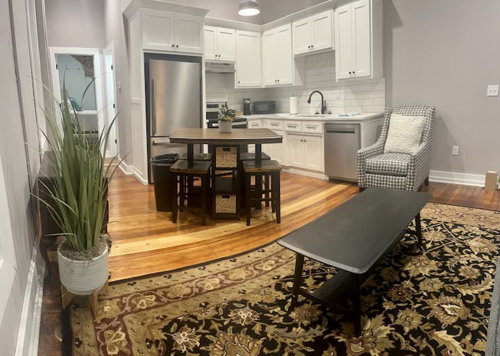 Entire Apt/Condo Downtown Hot Springs 6 Condominiums for Rent in Hot