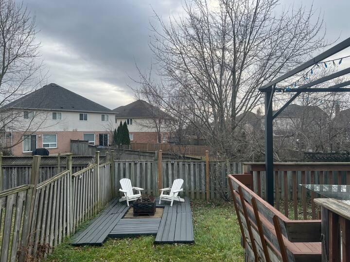 Private room minutes from falls Houses for Rent in Thorold, Ontario