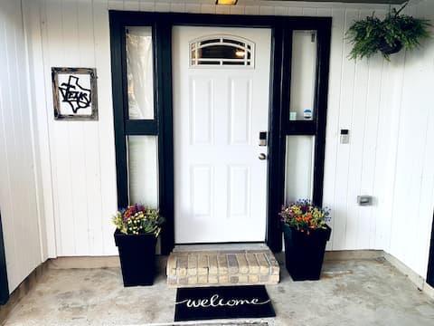 Spacious 3 BDRM for 9 - SA & NB