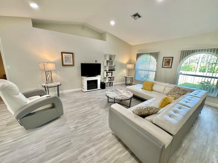 Home in Naples Quiet, Spacious Retreat Houses for Rent in Naples