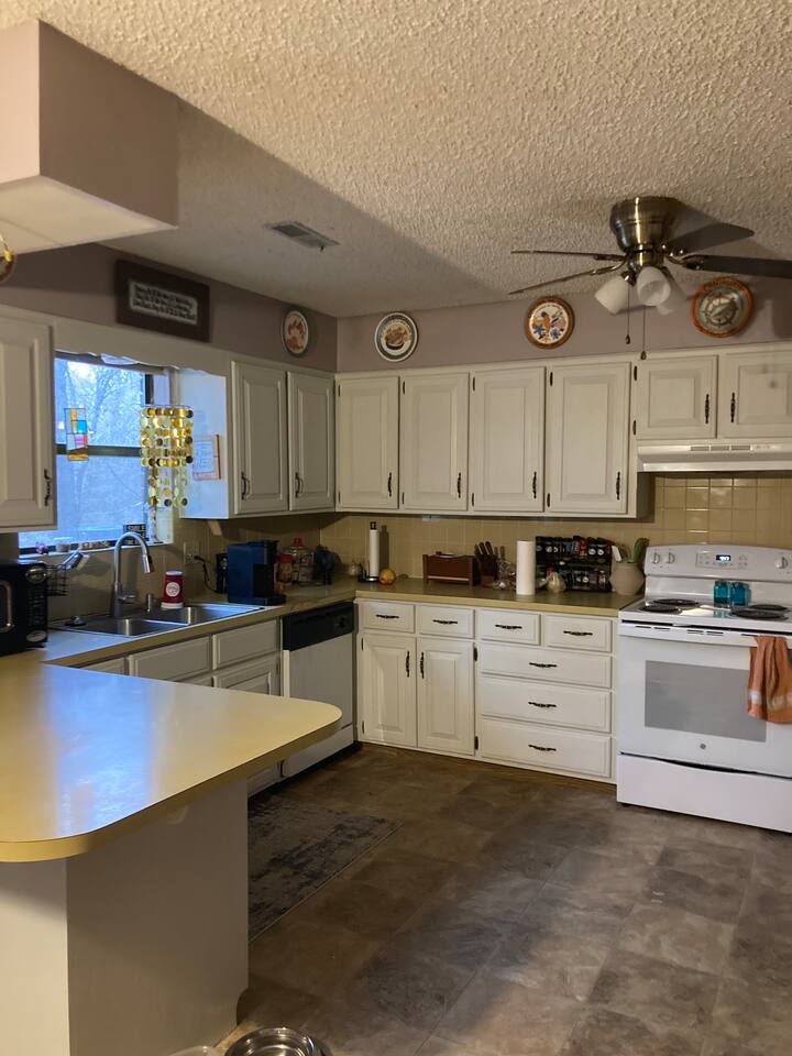 Private bedroom with mini fridge Houses for Rent in Springdale