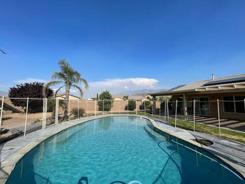The Banning pool house
