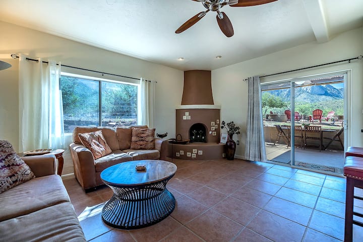 Mandhari ya sebule ya Milima ya Catalina.