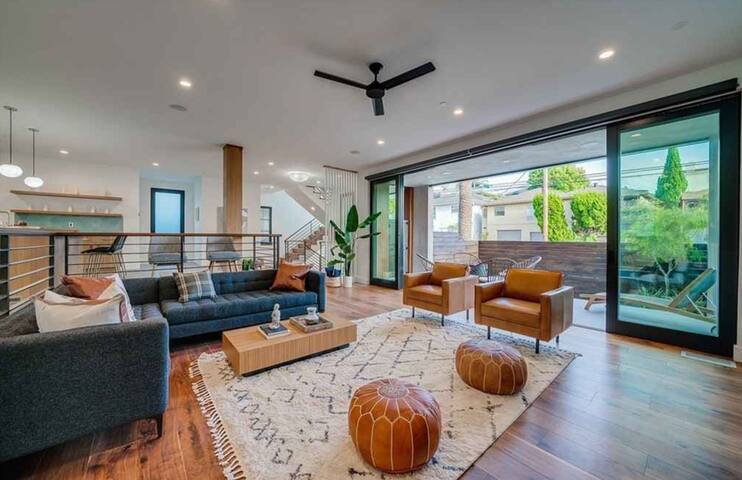 Hermosa Luxury Home by the Beach gallery image 2