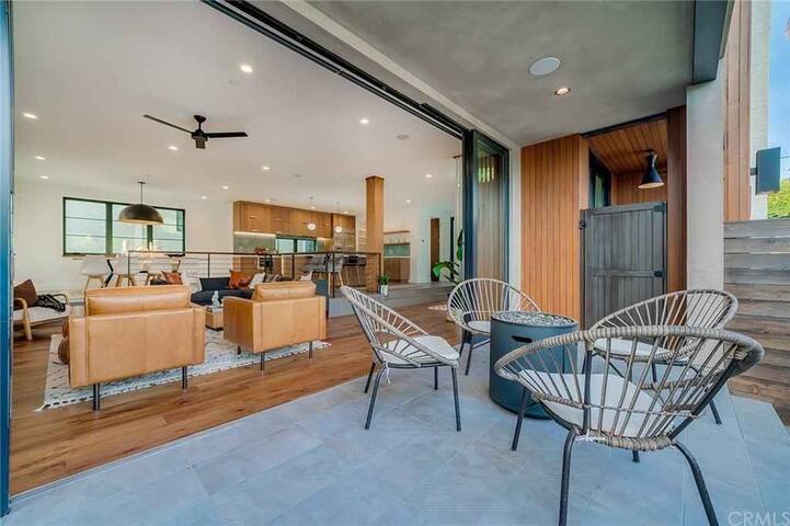 Hermosa Luxury Home by the Beach gallery image 5