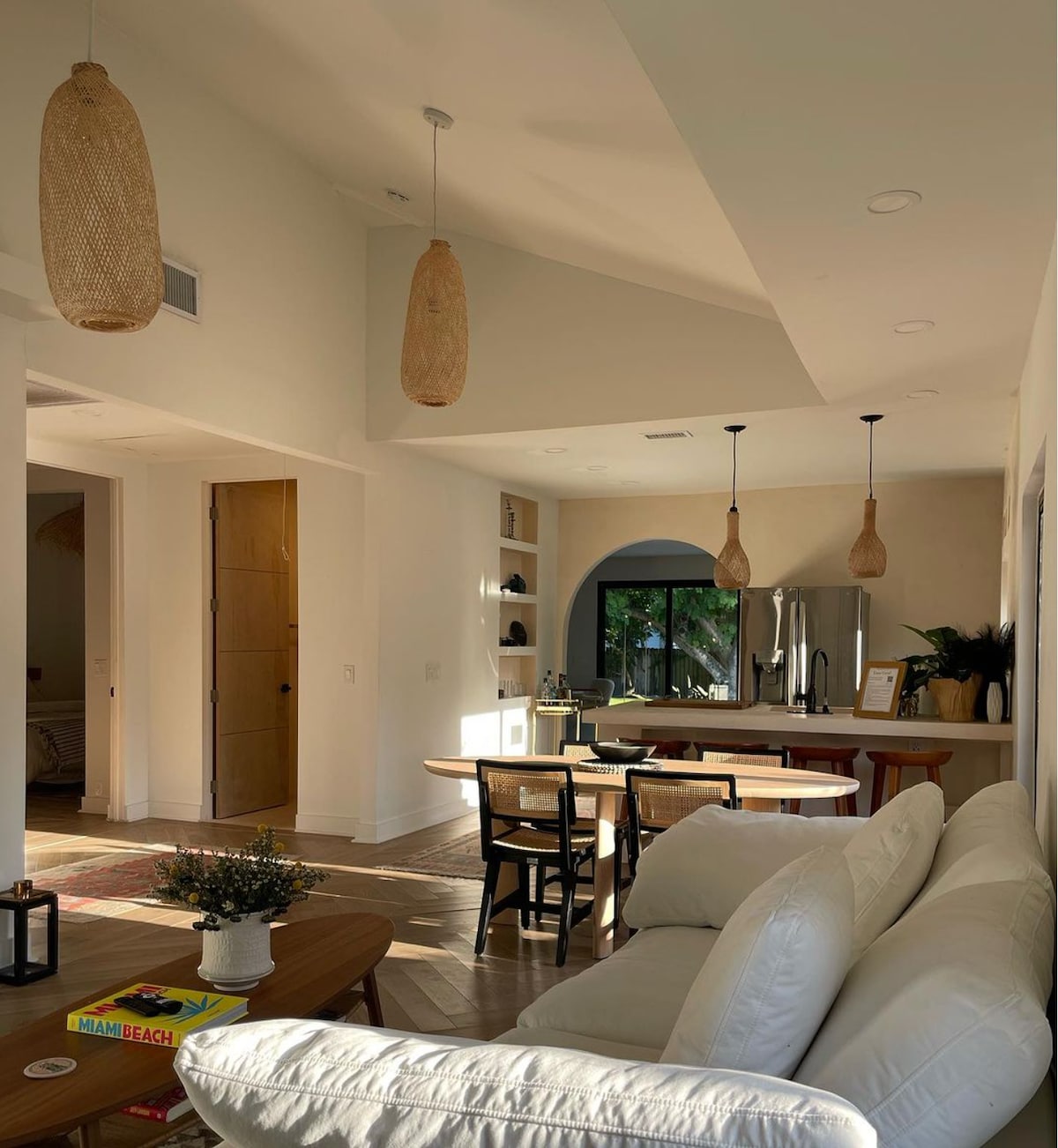 Часове на здрач в хола 