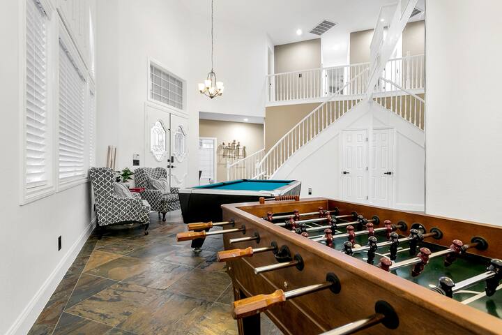 Spacious Relaxing Family Getaway gallery image 2