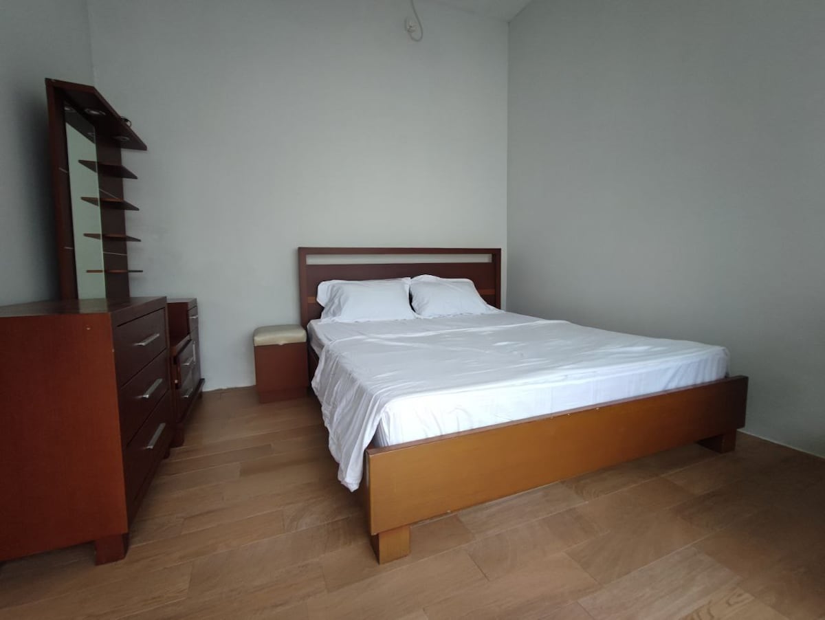 Chumba cha kwanza cha kulala