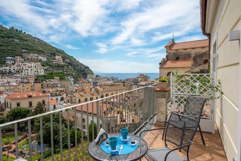 Successful Airbnb property: Casa Donna Linda Suite - with sea view in Maiori