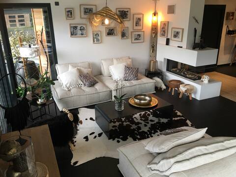 Airbnb performant: Architect-designed villa with pool à Sevrier