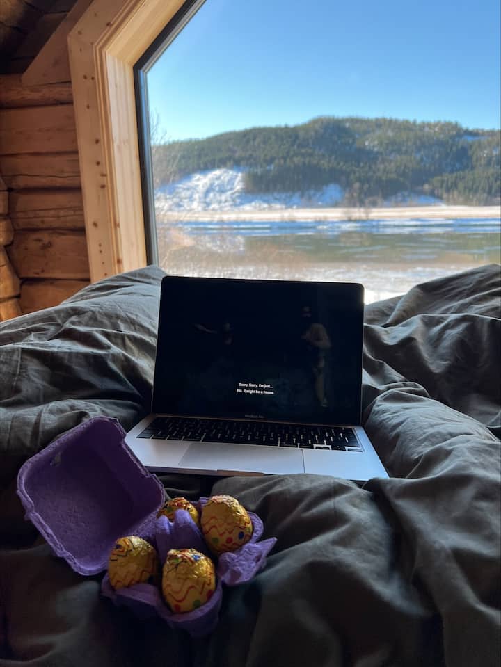 Spálňa s manželskou posteľou a WI-FI