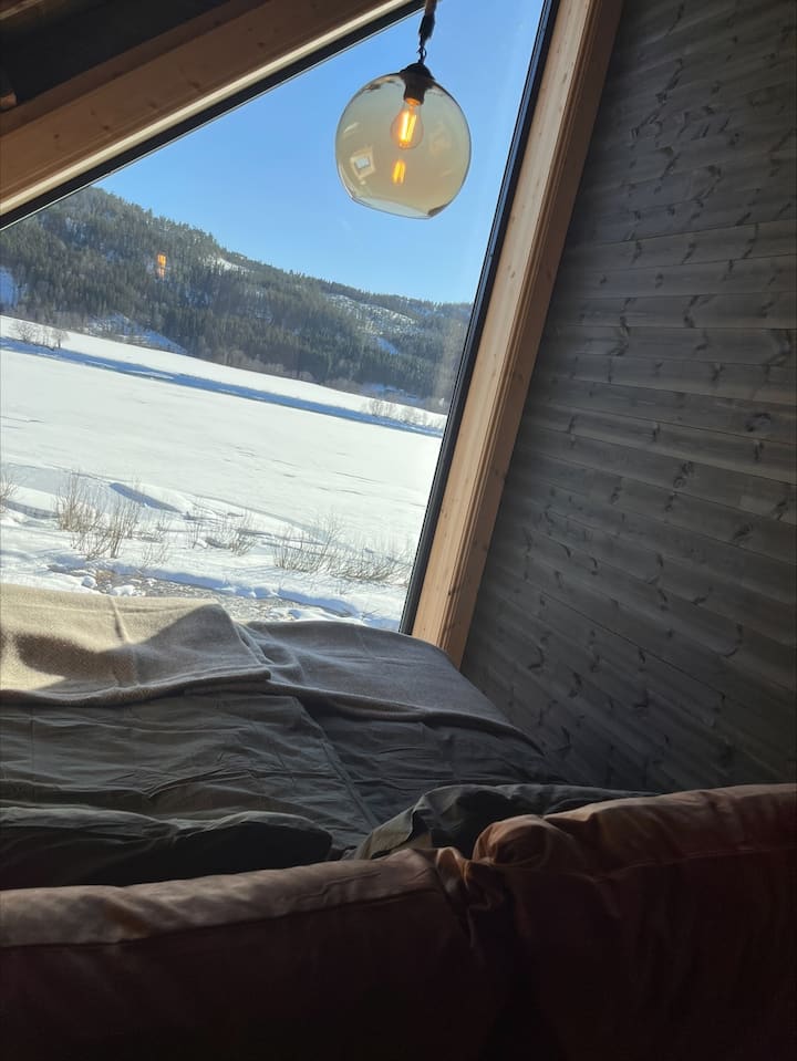 Zobraziť spálňu v zime.