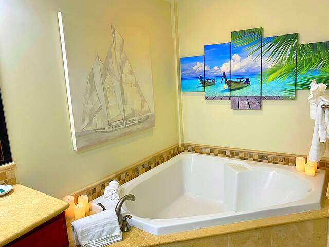 BEACH FRONT Resort/SPA LARGE Luxury Grand Suite! gallery image 5