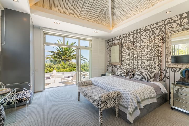 Paradise 5 Bed5bath in Clifton• LionsHead views 83