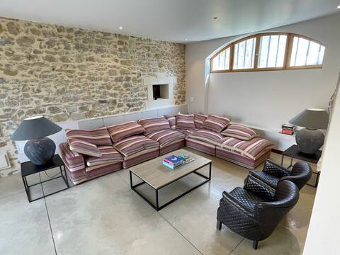 Family friendly villa in the heart of village