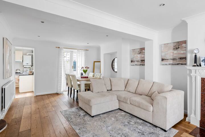 Kensington two floor mews house gallery image 4