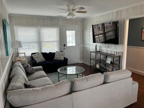 Top performing Airbnb: Canal, Boat Dock, Quick Beach Access in Holden Beach