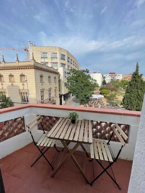 Apartment Rubí center, 2 min train station to BCN.