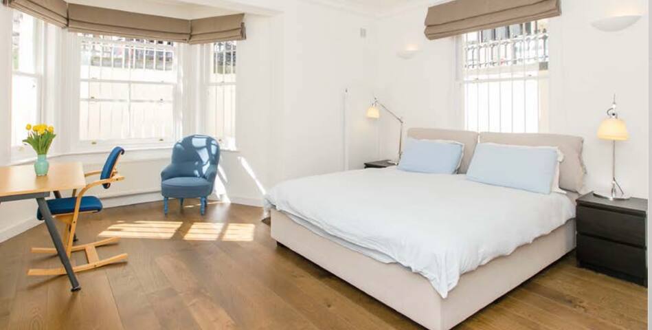 Palatial Flat gallery image 3