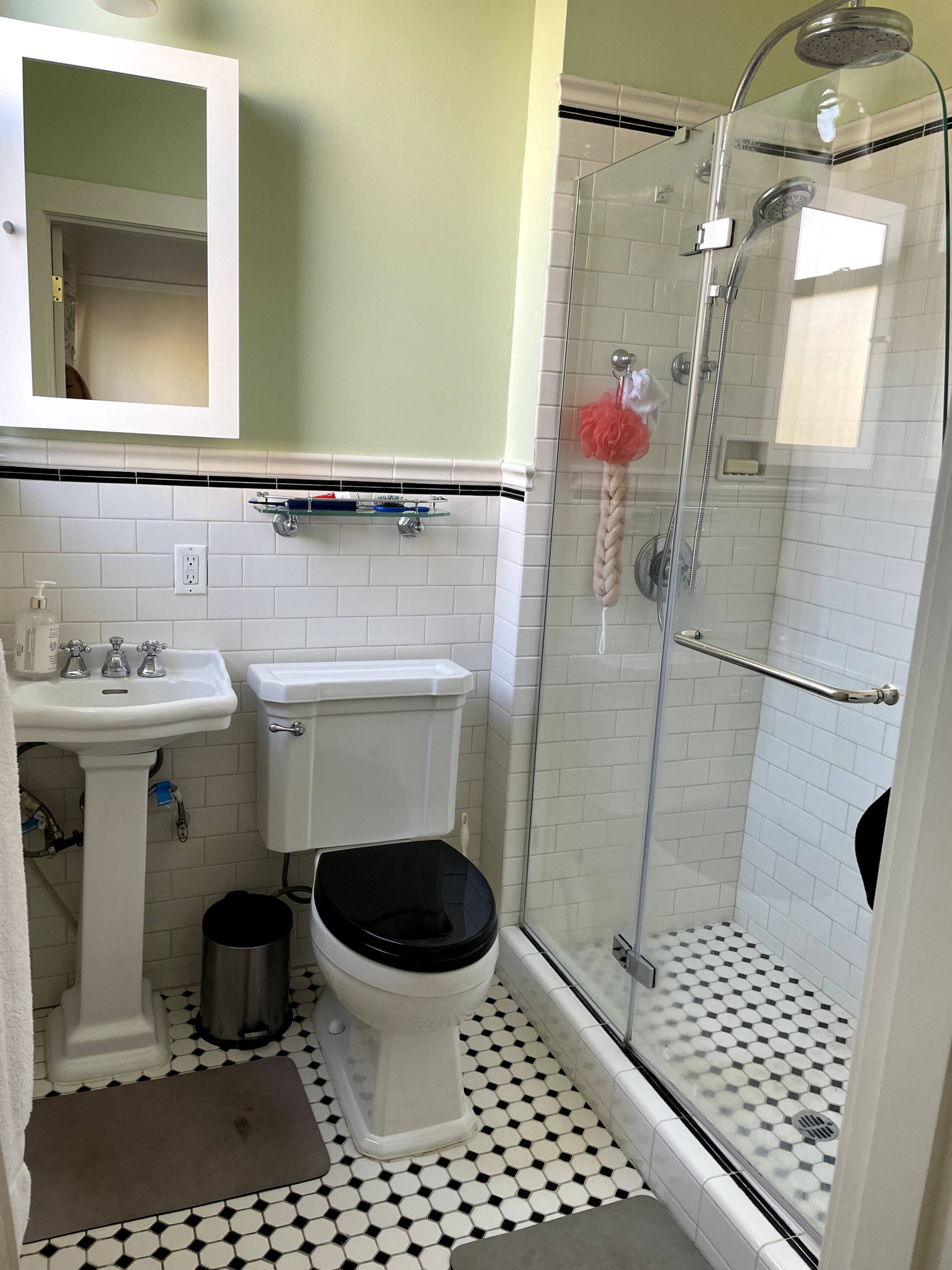 Home in San Francisco · ★4.95 · 3 bedrooms · 1 bed · 2.5 baths - Image 12